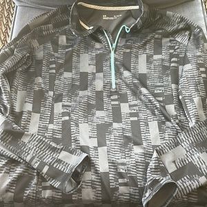 UA woman’s zip up